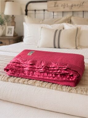 Vintage Kenwood Dark Pink 100% Wool Blanket Satin Trim Double 84x77 Canada Made
